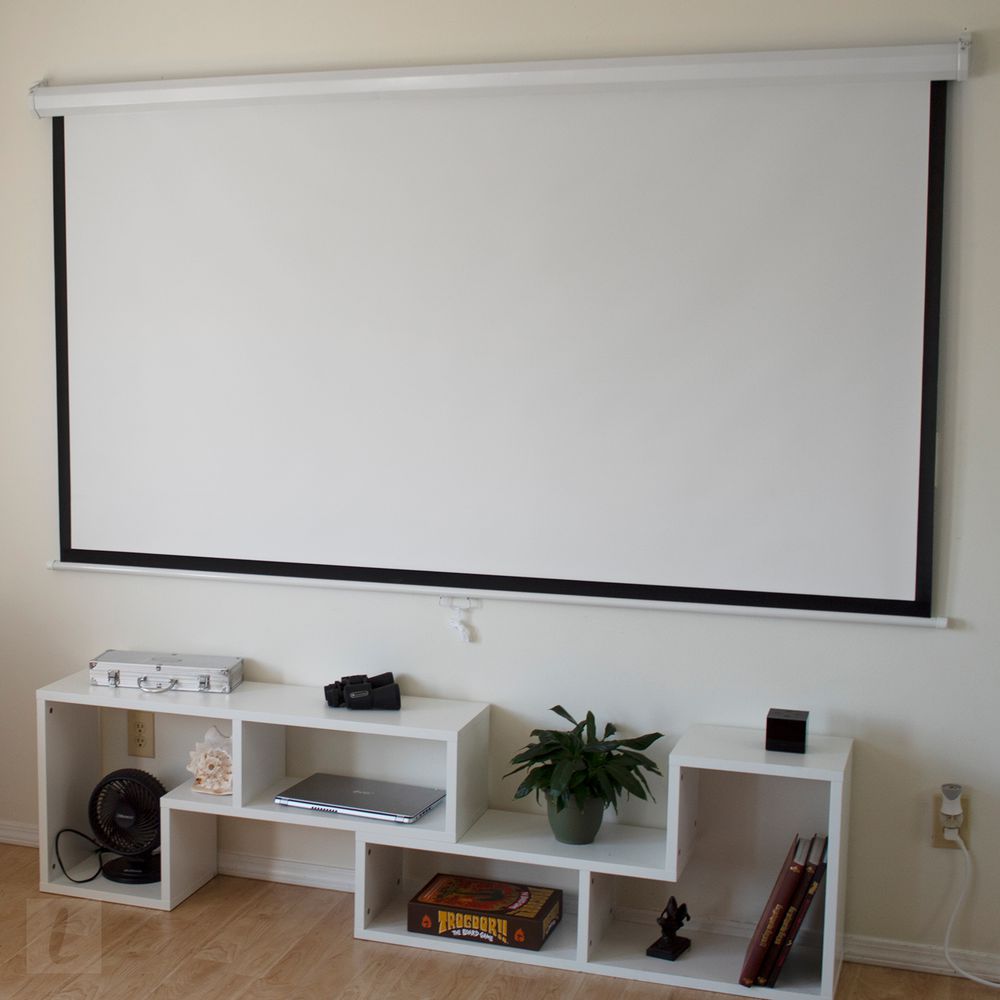 Pull-Down Projector Screen